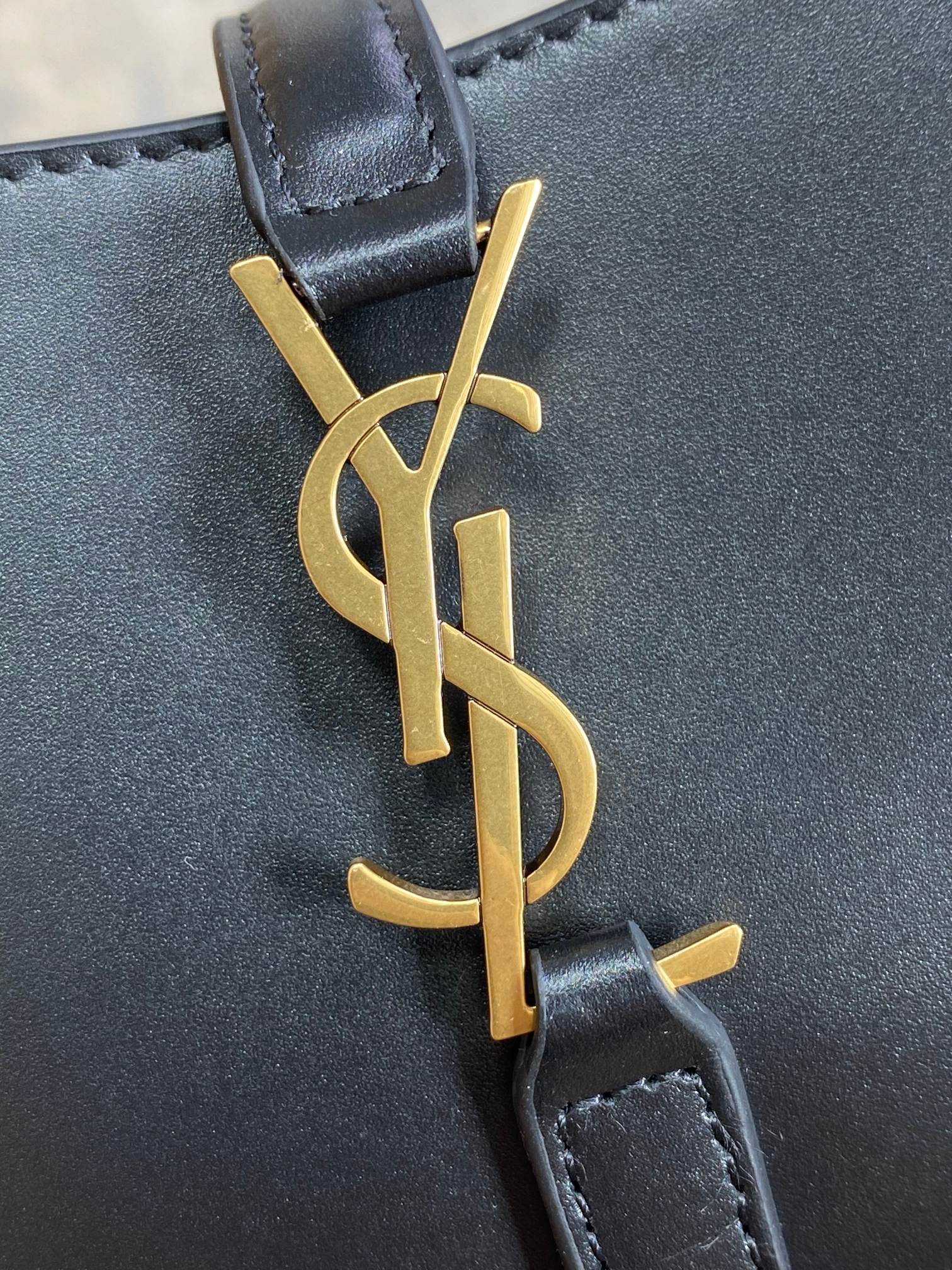 Dubai Outlet hobo Bag