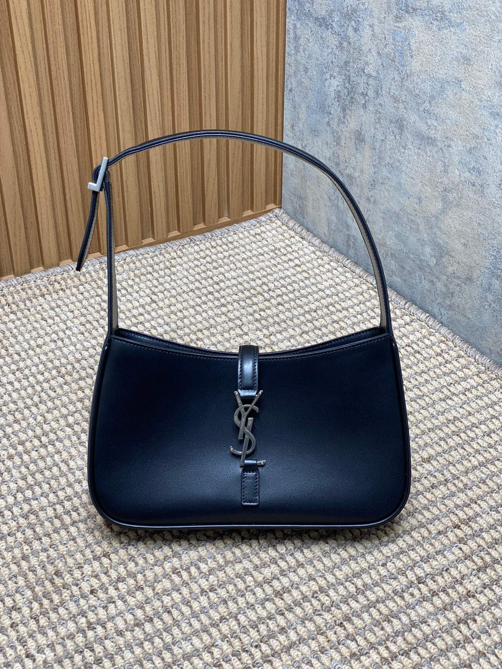 Dubai Outlet hobo Bag
